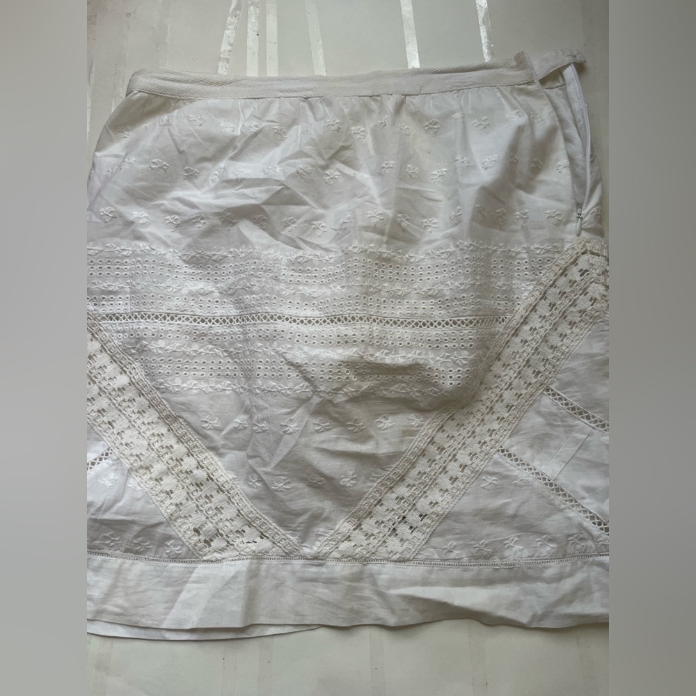 Lucy and laurel size 8 white summer skirt